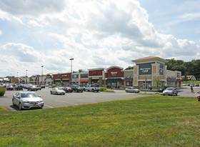 The Shoppes at Latham Circle - Services immobiliers commerciaux