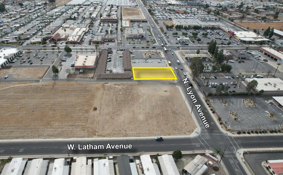 Lyon St, Hemet, CA à vendre - Photo du bâtiment - Image 3 de 9