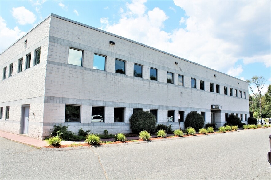 55 Sumner St, Milford, MA for lease - Building Photo - Image 2 of 5