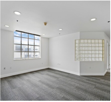 225 Rockaway Beach Ave, Pacifica, CA for lease - Interior Photo - Image 2 of 10