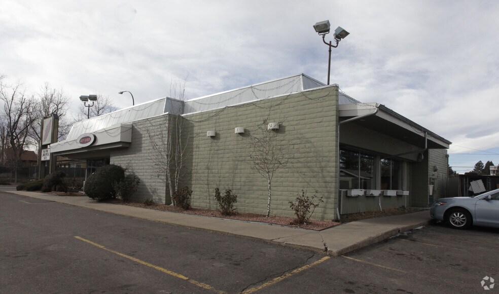 399 W Littleton Blvd, Littleton, CO à vendre - Photo du bâtiment - Image 2 de 5