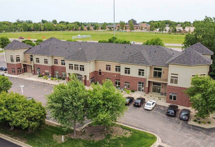 5024-5032 S Bur Oak Pl, Sioux Falls, SD à louer - Photo du bâtiment - Image 2 de 9