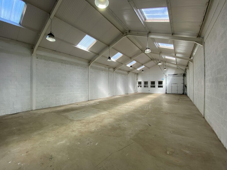Wilson Pl, East Kilbride for lease - Building Photo - Image 3 of 13