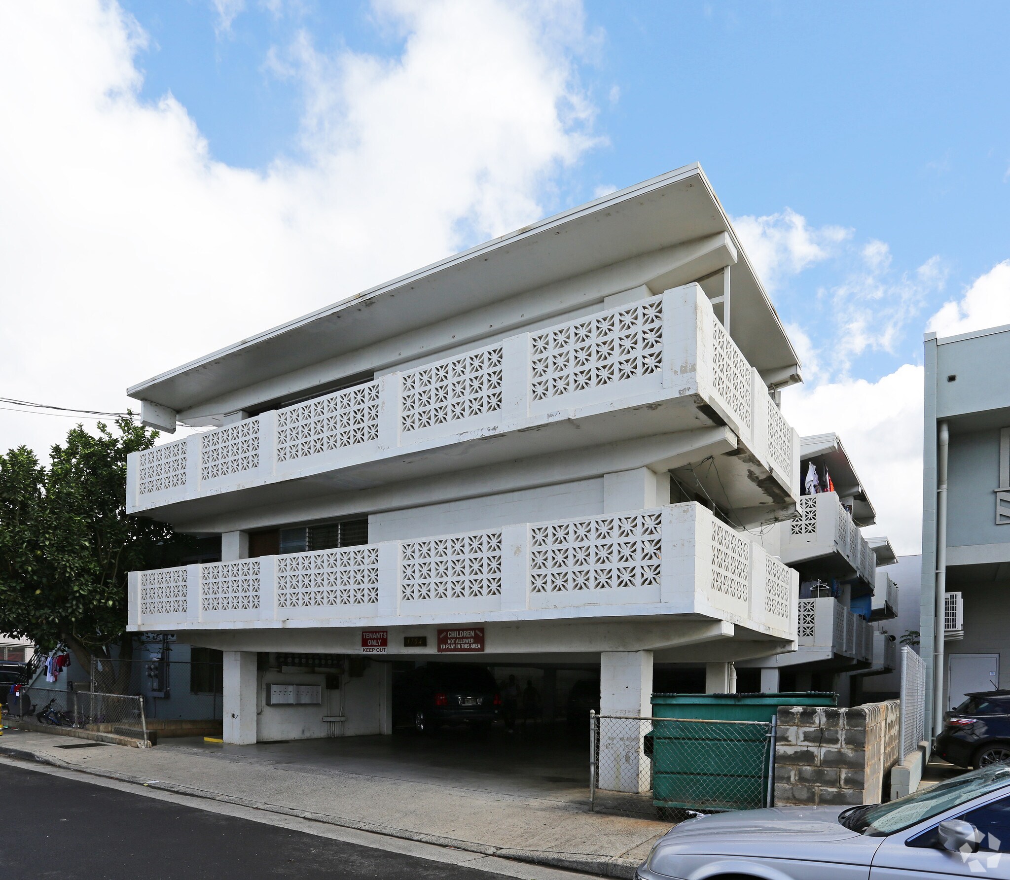 1754 Silva St, Honolulu, HI à vendre Photo principale- Image 1 de 4