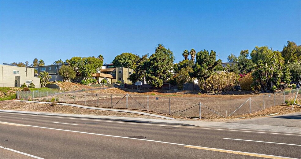 1555 Sunbury Ct, Vista, CA à vendre - Photo du bâtiment - Image 3 de 8