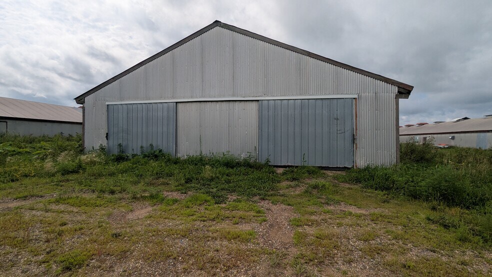 62748 MN-7, Hutchinson, MN à vendre - Photo du bâtiment - Image 3 de 22
