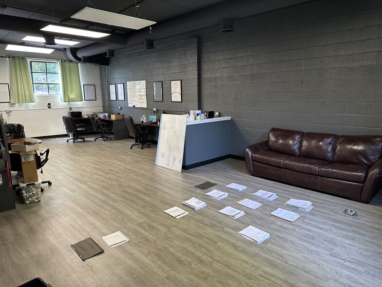 815 Wildt St, Ann Arbor, MI for lease - Building Photo - Image 3 of 9