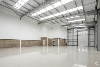 Leeside Rd, London for lease Interior Photo- Image 1 of 14