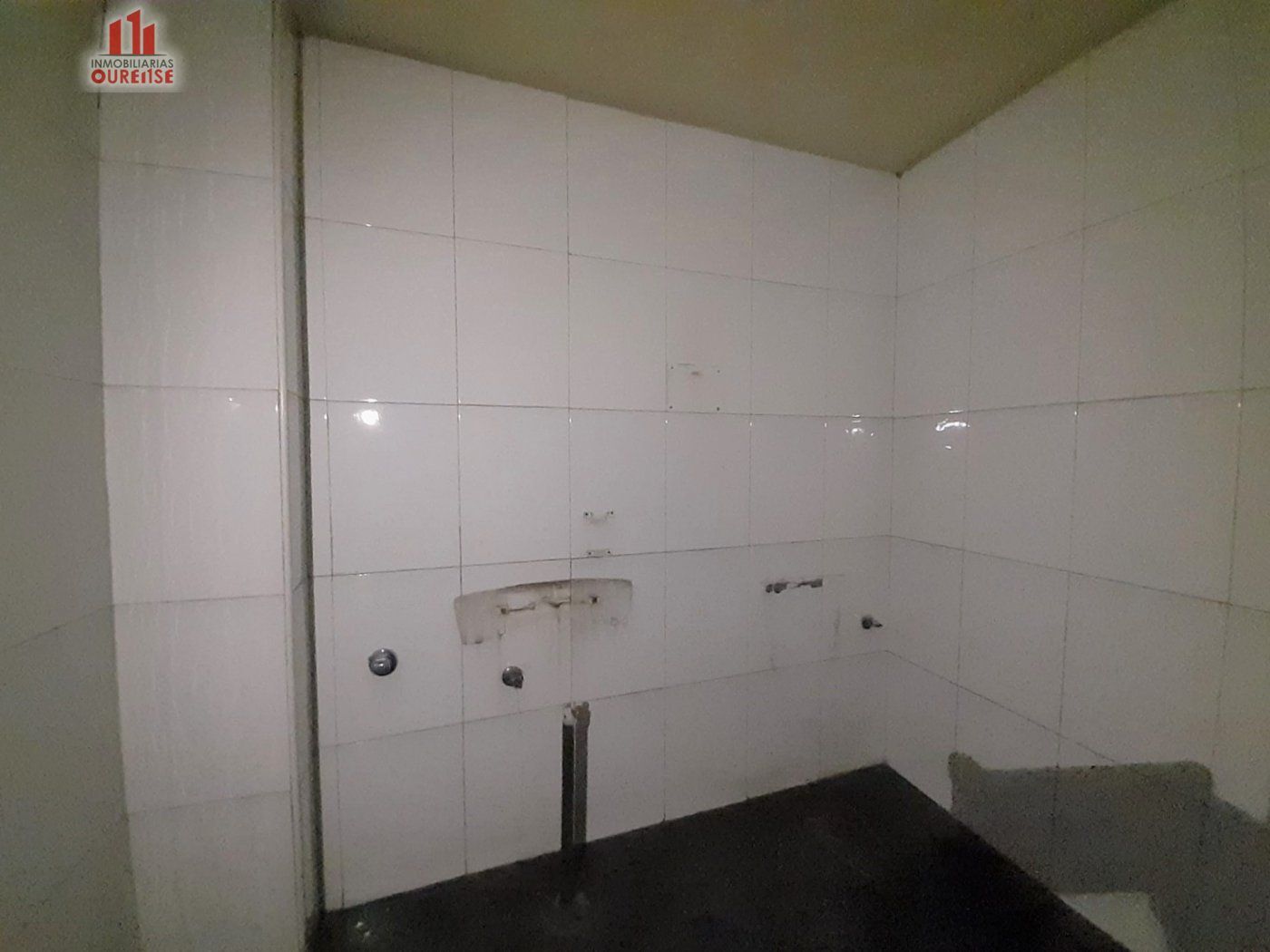 Commerce de détail dans Ourense, Orense à louer Photo du bâtiment- Image 1 de 4