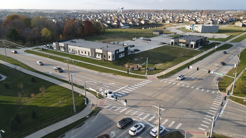 295 SE Westown Pky, Waukee, IA à louer - Photo du bâtiment - Image 3 de 7