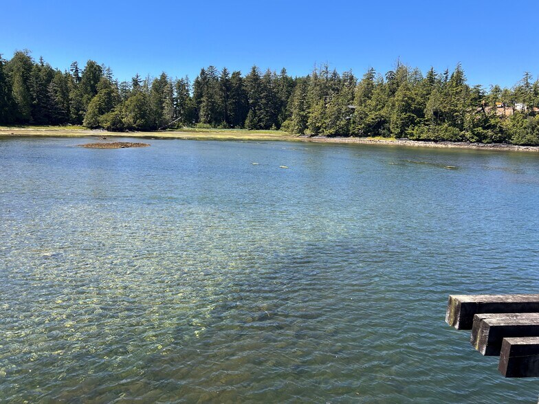 983 Peninsula, Ucluelet, BC à vendre - Photo du bâtiment - Image 3 de 38