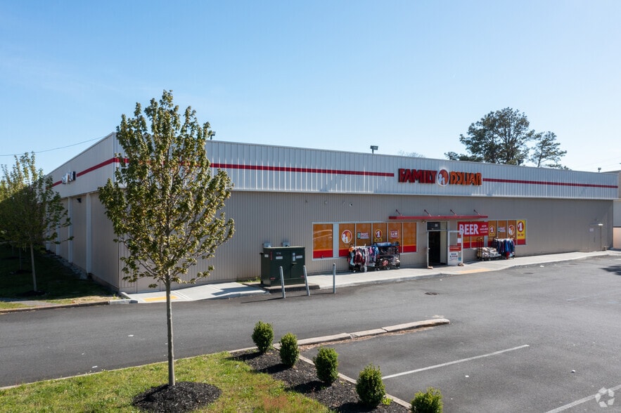 30 The Grn, Shirley, NY for sale - Building Photo - Image 2 of 6