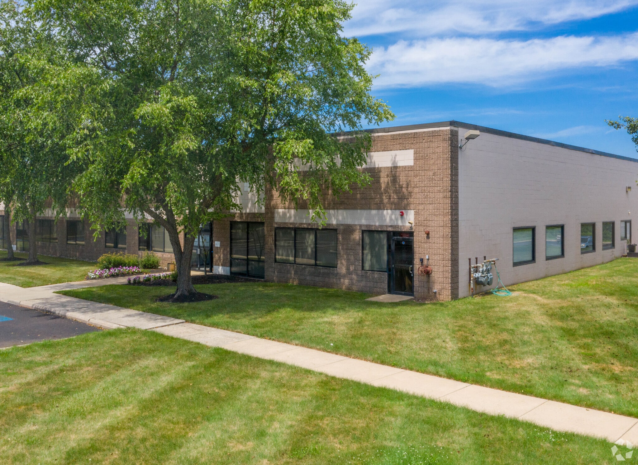 730 Louis Dr, Warminster Township, PA for lease Primary Photo- Image 1 of 12