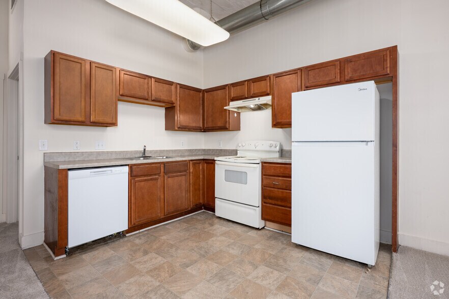 614 Lynn St, Danville, VA for lease - Interior Photo - Image 3 of 25