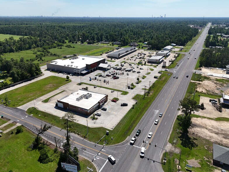 1355 Sam Houston Jones Pky, Moss Bluff, LA à louer - Photo du bâtiment - Image 2 de 4