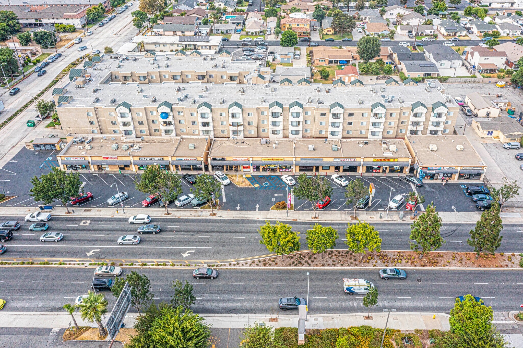 8009-8041 Imperial Hwy, Downey, CA à louer Photo du bâtiment- Image 1 de 3