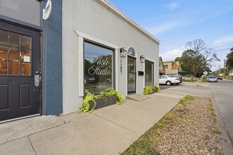 1207 W 47th St, Kansas City, MO for lease Building Photo- Image 2 of 17