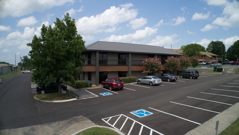446 Metroplex Dr, Nashville, TN for sale - Building Photo - Image 2 of 8