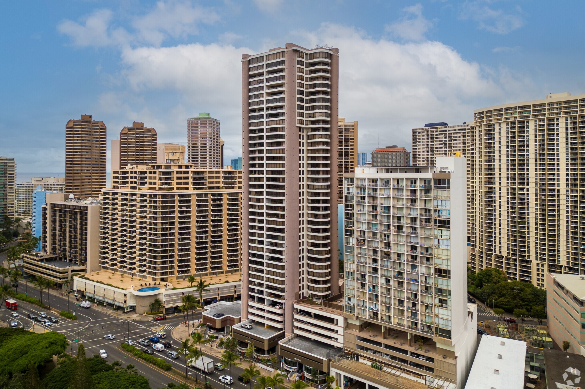 1910 Ala Moana Blvd, Honolulu, HI for lease Primary Photo- Image 1 of 6