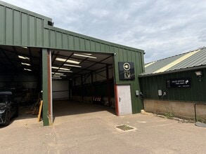 West Chiltington Ln, Billingshurst for lease Building Photo- Image 1 of 4