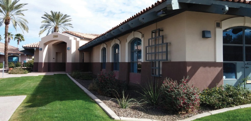 5665 N Scottsdale, Scottsdale, AZ for lease - Building Photo - Image 2 of 5