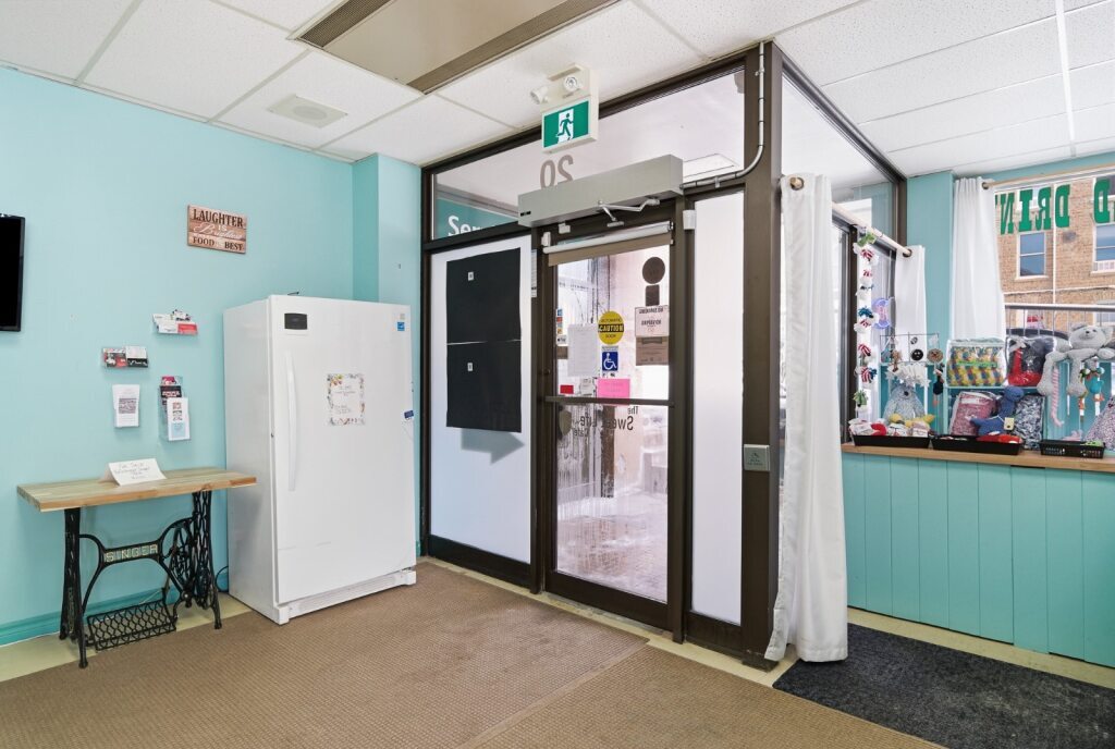 7 King St W, Brockville, ON à louer Photo intérieure- Image 1 de 15