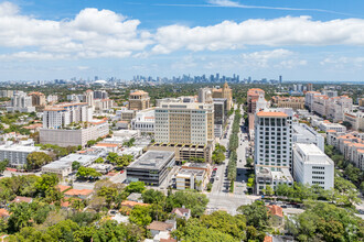 355 Alhambra Cir, Coral Gables, FL - Aérien  Vue de la carte