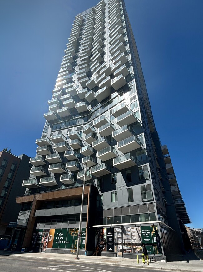 Plus de détails pour 1111 4 St SW, Calgary, AB - Commerce de détail à louer