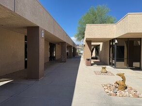 2500 W Washington Ave, Las Vegas, NV à louer Photo intérieure- Image 2 de 7