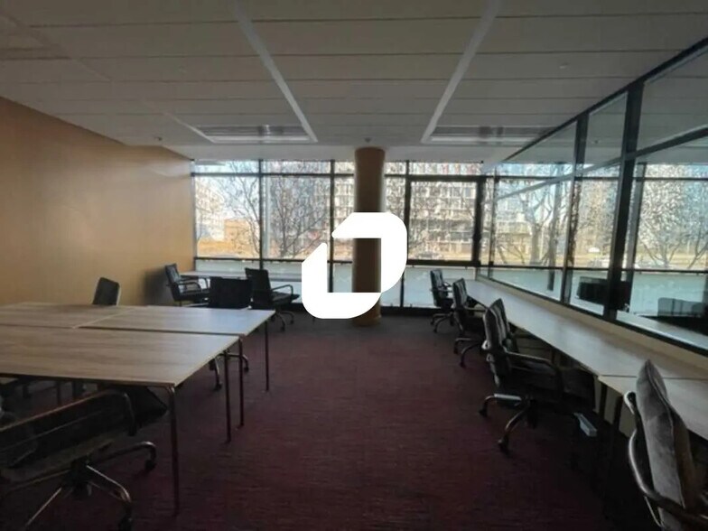 Bureau dans Montrouge à louer - Photo du bâtiment - Image 3 de 18