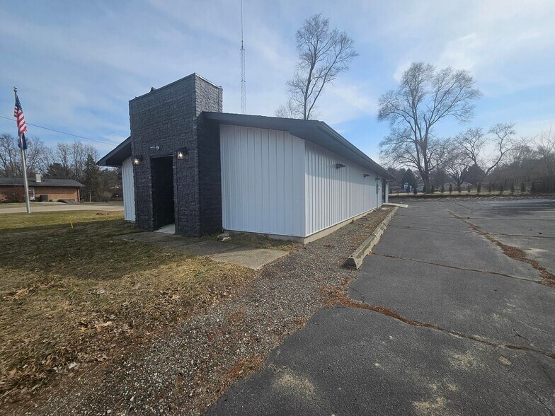 5884 Morgan Rd E, Springfield, MI for sale - Primary Photo - Image 1 of 18