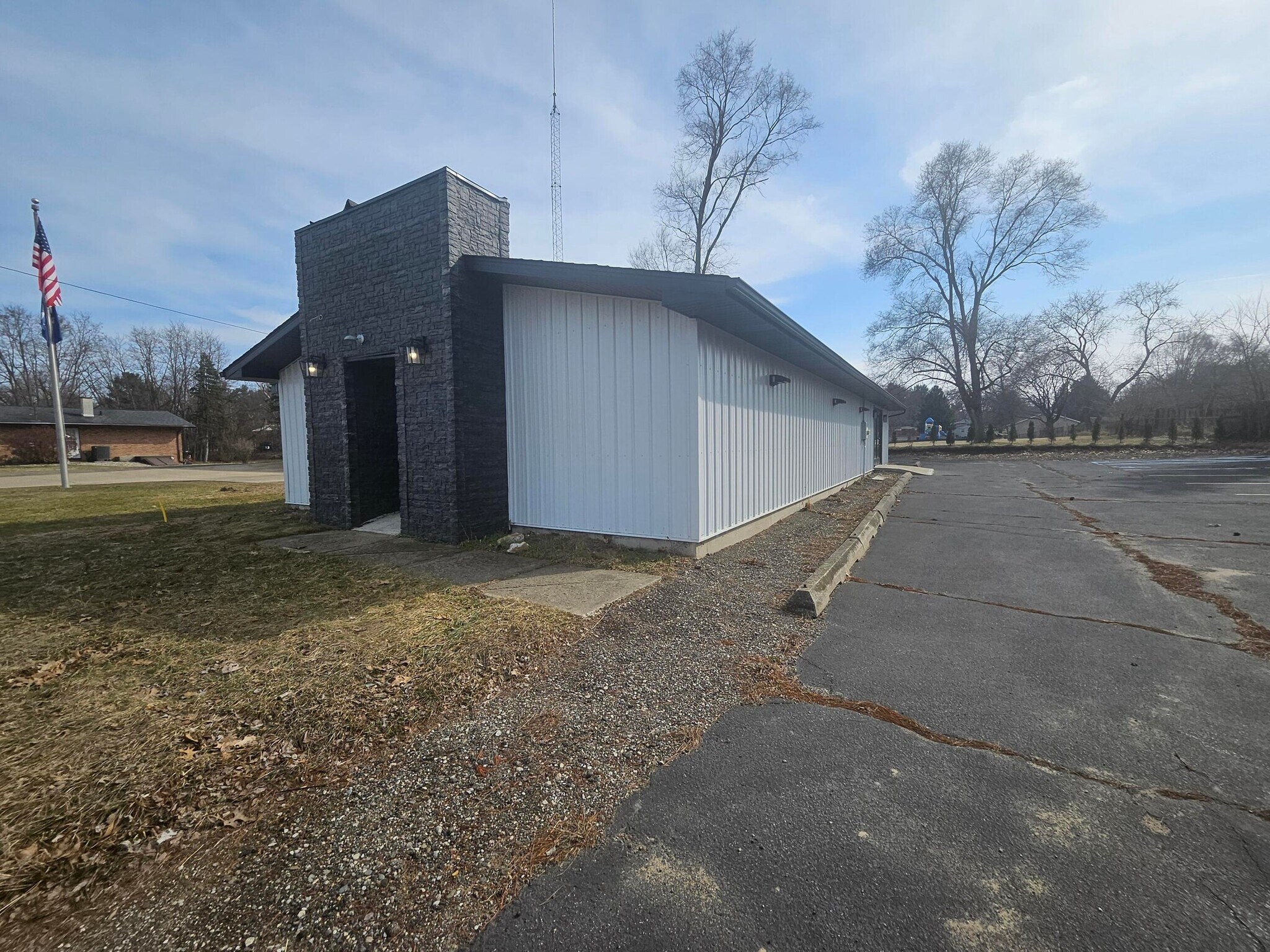 5884 Morgan Rd E, Springfield, MI à vendre Photo principale- Image 1 de 19