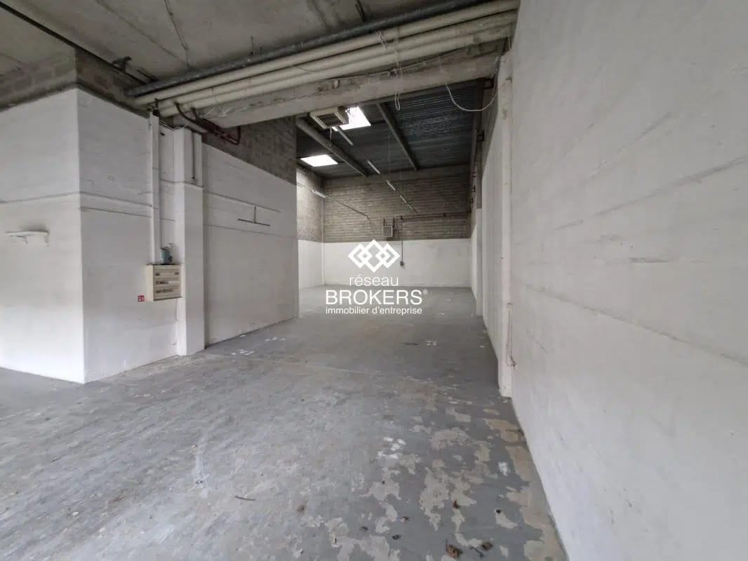 Industrial in Lognes for lease Interior Photo- Image 1 of 2