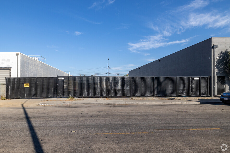 1700 Hayes Ave, Long Beach, CA for lease - Building Photo - Image 3 of 11