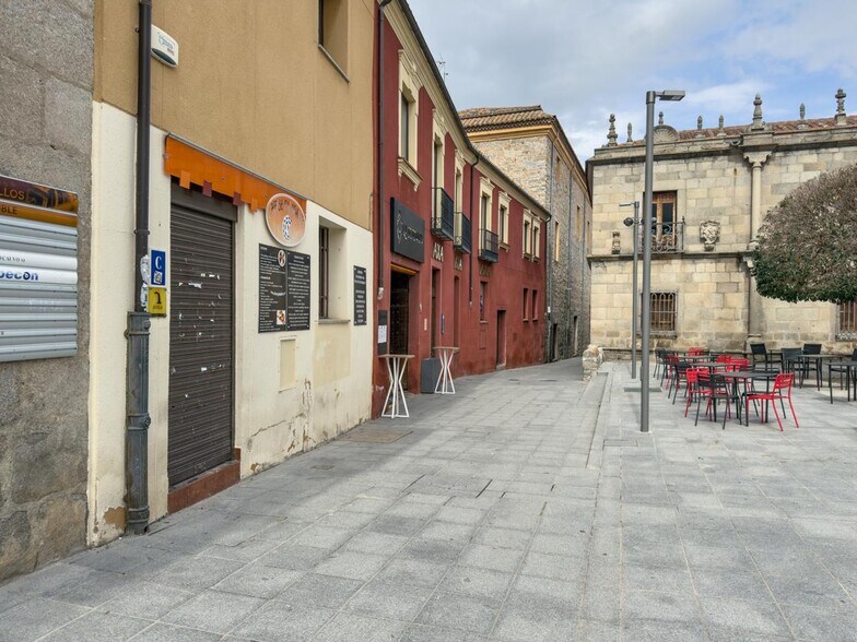 Commerce de détail dans Ávila, Ávila à louer - Photo du bâtiment - Image 3 de 4
