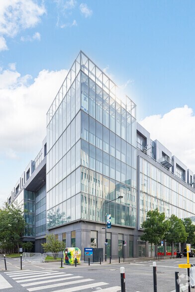 Commerce de détail dans Saint-Denis à louer - Photo du bâtiment - Image 3 de 4