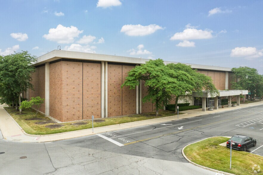 5001 Monroe St, Toledo, OH à vendre - Photo du bâtiment - Image 3 de 5