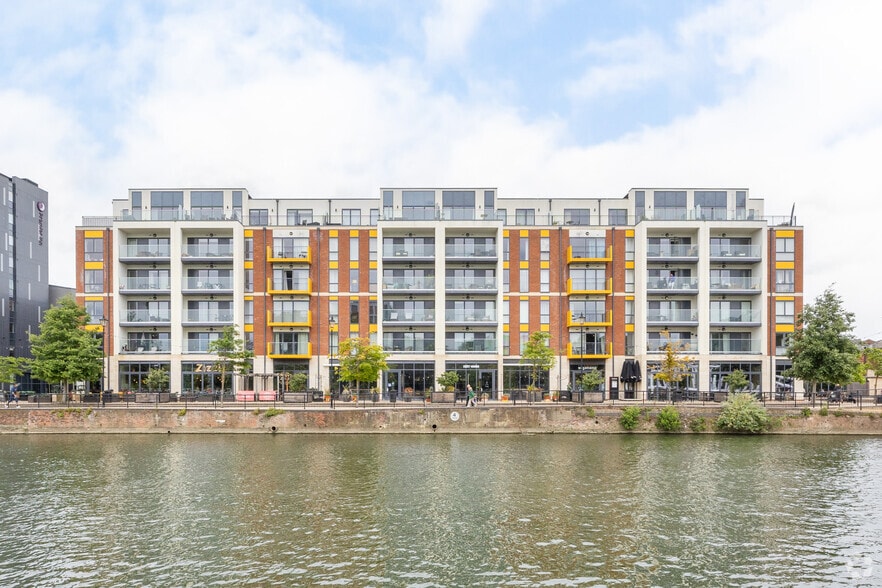 Riverside North, Bedford à vendre - Photo du bâtiment - Image 3 de 4