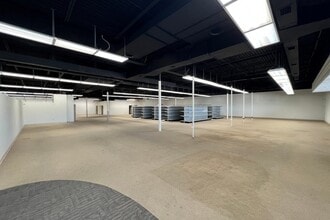 9717 Q St, Omaha, NE for lease Interior Photo- Image 2 of 10