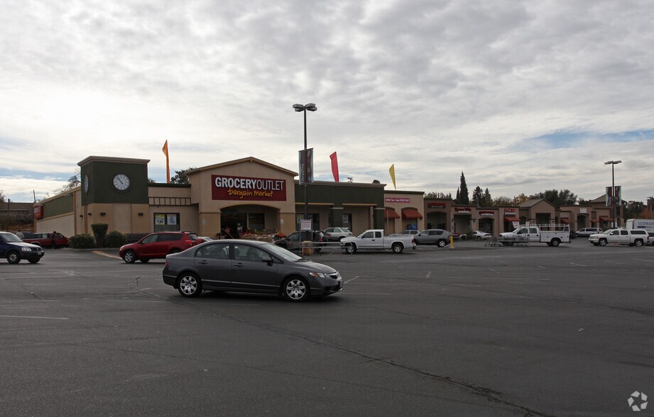 808-830 N Yosemite Ave, Oakdale, CA for sale - Primary Photo - Image 1 of 1