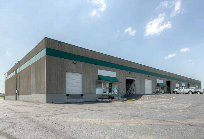 200-230 NW Business Park Ln, Riverside, MO for lease - Primary Photo - Image 1 of 9