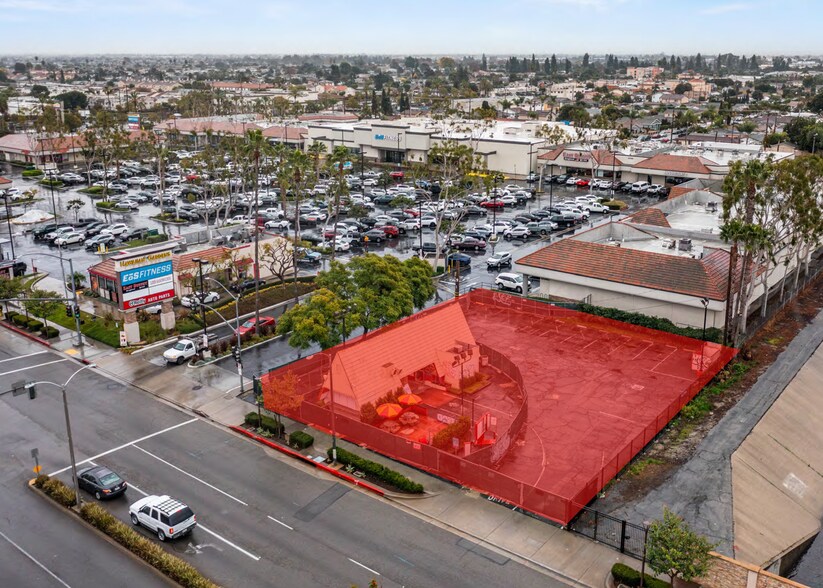 12056 Carson St, Hawaiian Gardens, CA à louer - Photo du bâtiment - Image 3 de 7