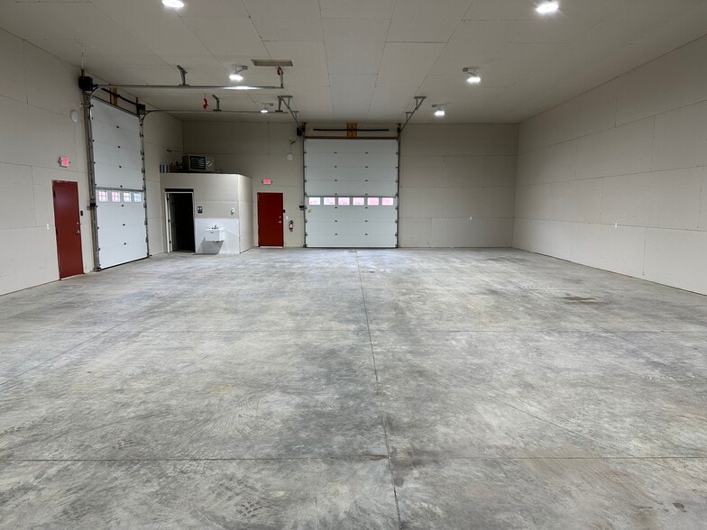 9775 Industrial Dr, Horace, ND for lease - Interior Photo - Image 3 of 6