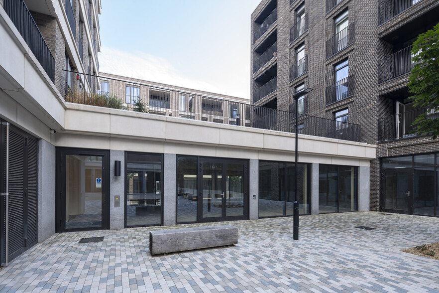 1-7 Dace Rd, London for lease - Primary Photo - Image 1 of 4