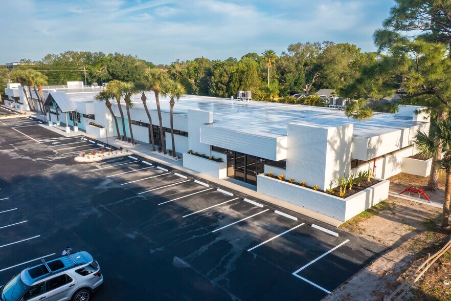 3801 Bee Ridge Rd, Sarasota, FL à louer - Photo du bâtiment - Image 2 de 15