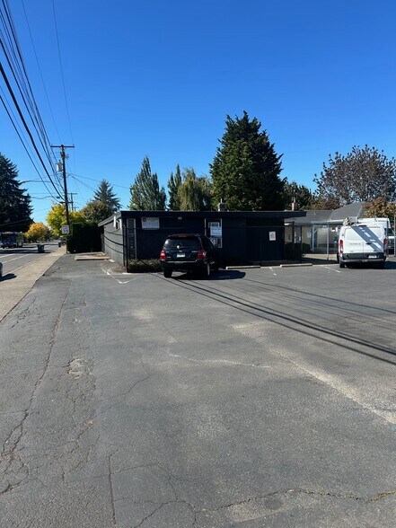 800-818 Or-99 Hwy, Eugene, OR à vendre - Photo du bâtiment - Image 2 de 4