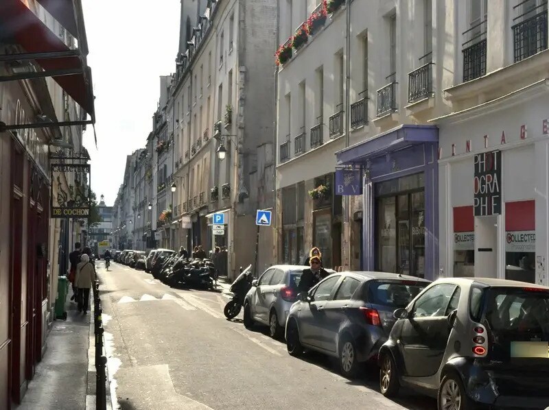 Retail in Paris for sale Building Photo- Image 1 of 2