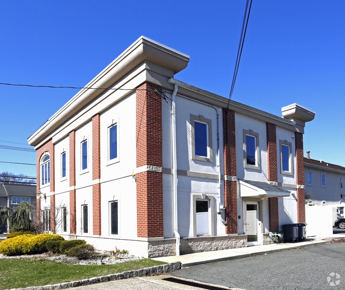 124 Westfield Ave, Clark, NJ à louer - Photo du bâtiment - Image 2 de 5