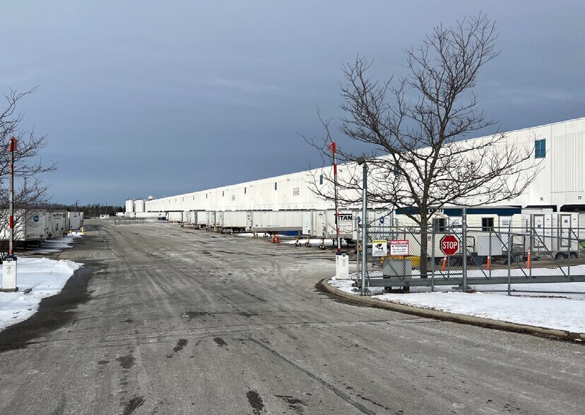 99 Savannah Oaks Dr, Brantford, ON for lease - Building Photo - Image 3 of 5