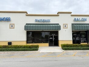 6125-6155 Lake Worth Rd, Lake Worth, FL à louer Photo intérieure- Image 1 de 2